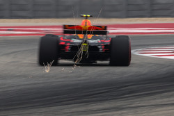 Max Verstappen, Red Bull Racing RB13 sparks