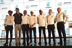 Lewis Hamilton, Mercedes-AMG F1, Valtteri Bottas, Mercedes-AMG F1, Toto Wolff, Mercedes AMG F1 Director of Motorsport