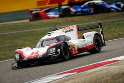 #2 Porsche Team Porsche 919 Hybrid: Timo Bernhard, Earl Bamber, Brendon Hartley