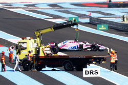 Marshals remove the car of Sergio Perez, Force India VJM11