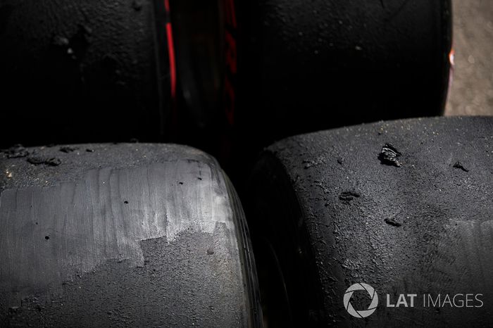 Neumáticos gastados