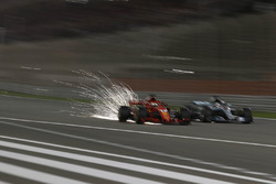 Sebastian Vettel, Ferrari SF71H lotta con Lewis Hamilton, Mercedes-AMG F1 W09 EQ Power+