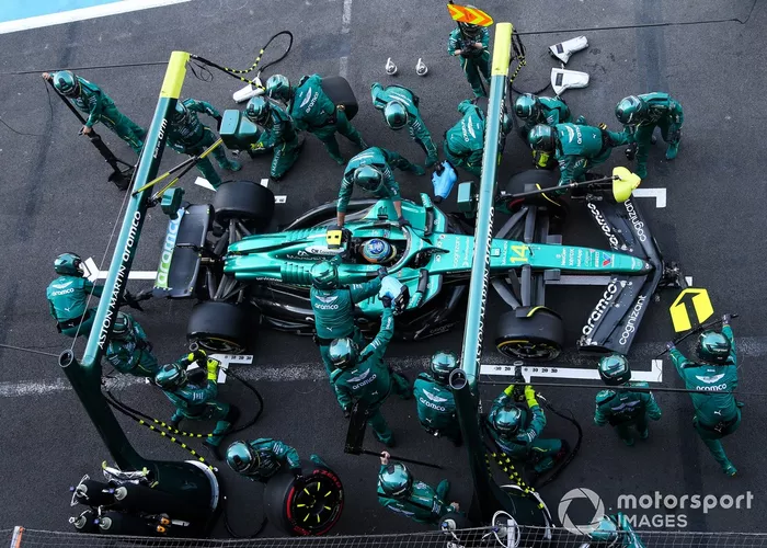 Fernando Alonso, Aston Martin Racing