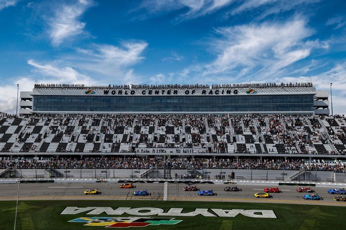 #3 Corvette Racing by Pratt Miller Motorsports Corvette Z06 GT3.R: Antonio Garcia, Alexander Sims, Marvin Kirchhöfer, #59 RLL Team McLaren McLaren 720S GT3 EVO: Max Esterson, Nikita Johnson, Juri Vips, Dean MacDonald