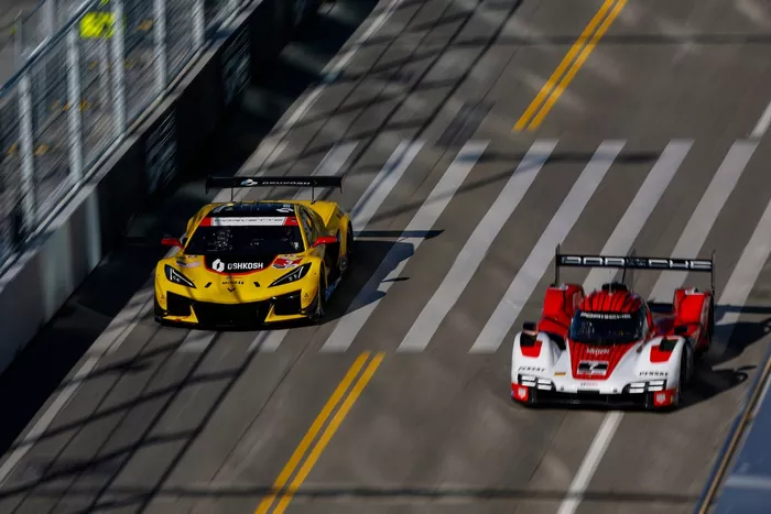 #3 Corvette Racing by Pratt Miller Motorsports Corvette Z06 GT3.R: Antonio Garcia, Alexander Sims