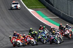 Start: Andrea Iannone, Ducati Team führt