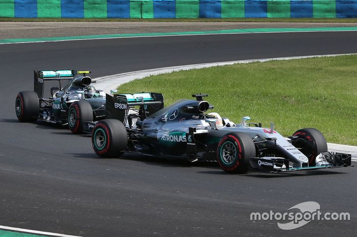 Desde a largada, Hamilton mostrou ao que veio e não teve grandes dificuldades em manter a ponta e a vitória.