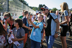 Sergio Perez, Sahara Force India F1 con fans