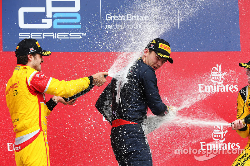 Podium: winner Pierre Gasly, Prema Racing, second place Antonio Giovinazzi, Prema Racing and third place Oliver Rowland, MP Motorsport celebrate with champagne