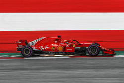 Sebastian Vettel, Ferrari SF71H, e scintille