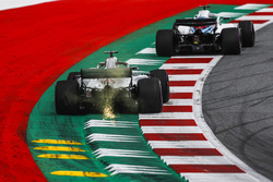 Lewis Hamilton, Mercedes-AMG F1 W09 sparks