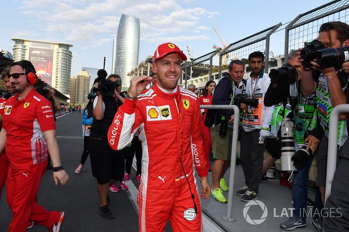 Ganador de la pole Sebastian Vettel, Ferrari celebra