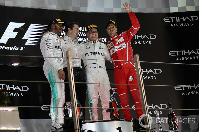 Podium: race winner Valtteri Bottas, Mercedes AMG F1, second place Lewis Hamilton, Mercedes AMG F1, 