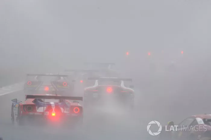 Acción con niebla