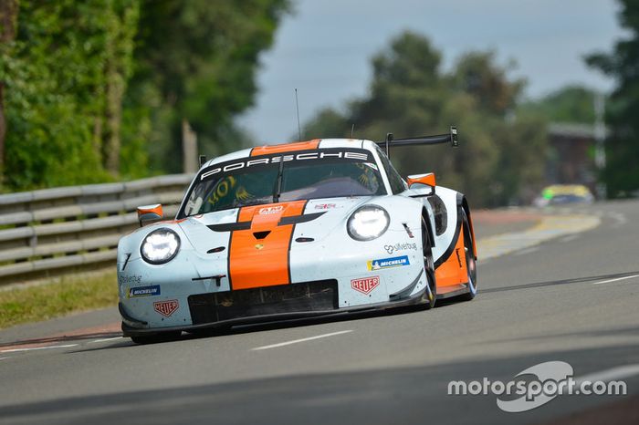 #86 Gulf Racing Porsche 911 RSR: Michael Wainwright, Benjamin Barker, Alex Davison