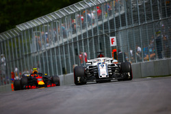 Marcus Ericsson, Sauber C37, Max Verstappen, Red Bull Racing RB14