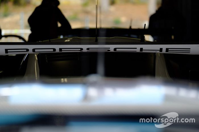 Alerón trasero del Porsche GT Team Porsche 911 RSR