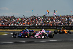 Pierre Gasly, Scuderia Toro Rosso STR13 and Sergio Perez, Force India VJM11