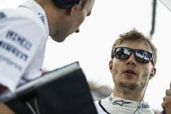 Paul Williams, Race Engineer, Williams F1, with Sergey Sirotkin, Williams Racing