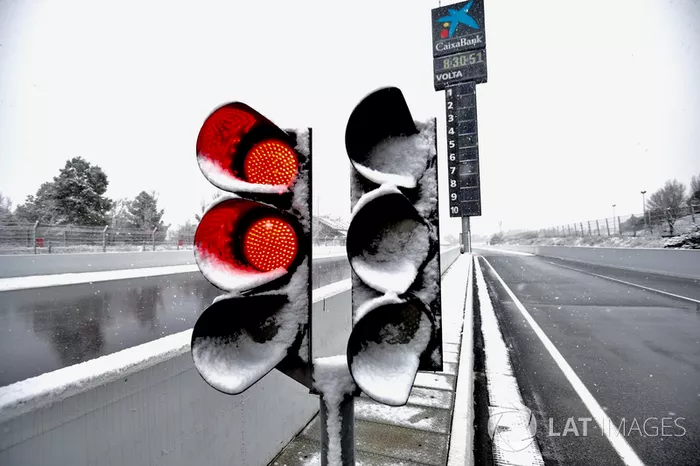 Luz roja frena el test