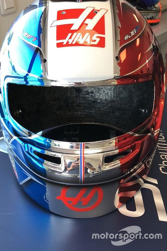 Special French GP helmet for Romain Grosjean