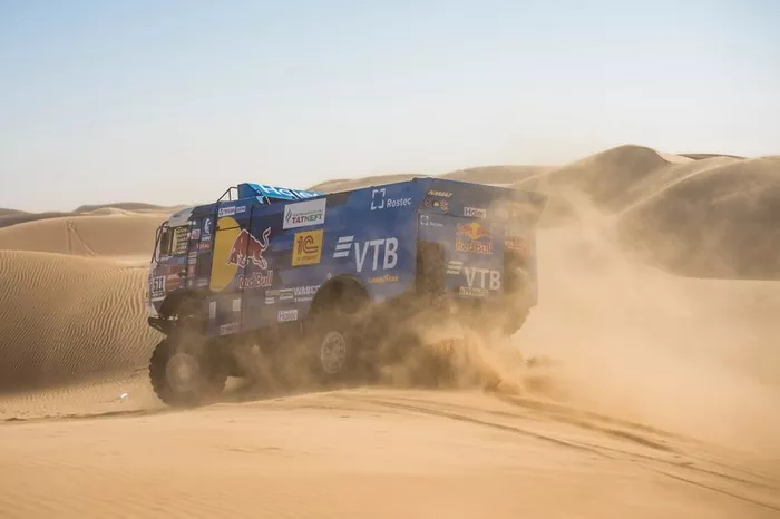#511 Team KAMAZ Master: Andrey Karginov, Andrey Mokeev, Igor Leonov