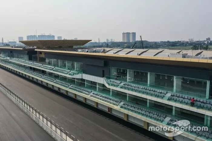 2- GP de Vietnam: 5 de abril. Como las dos carreras que la precedían, la de Vietnam lo tiene muy difícil para estrenarse en el calendario. La F1 y los organizadores del gran premio quieren seguir adelante, pero el gobierno vietnamita sigue implementando medidas contra el coronavirus.