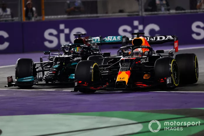Max Verstappen, Red Bull Racing Lewis Hamilton, Mercedes 