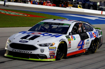 1. Kevin Harvick, Stewart-Haas Racing, Ford Fusion Mobil 1