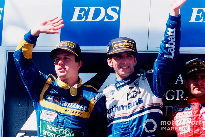 Damon Hill, Williams Renault, vainqueur, Olivier Panis, Ligier Mugen-Honda, deuxième, Gianni Morbidelli, Footwork Hart, troisième