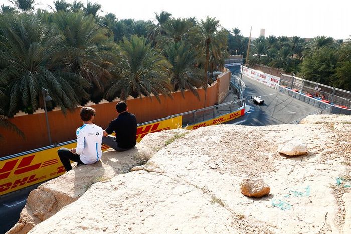 Antonio Felix da Costa, BMW I Andretti Motorsports, observa el test