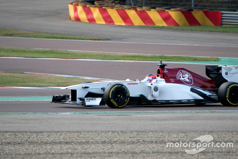 La Colombienne Tatiana Calderón, lors des Essais Sauber