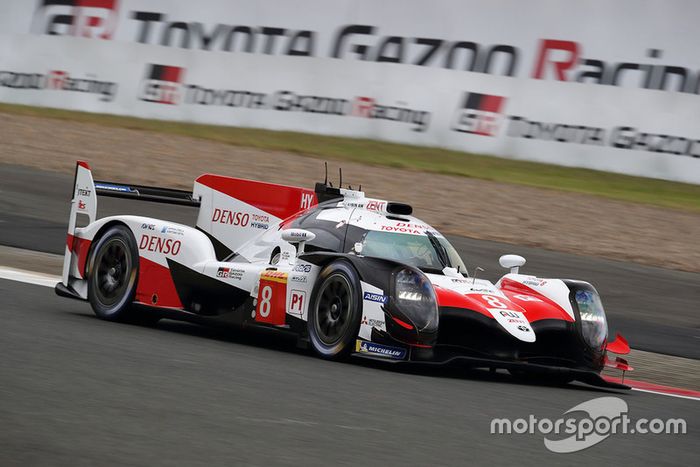 #8 Toyota Gazoo Racing Toyota TS050: Sebastien Buemi, Kazuki Nakajima, Fernando Alonso, en pitlane