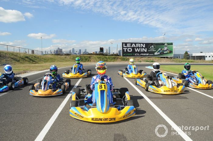 Oscar Piastri, piloto reserva de Alpine, en Todd Road Karting Circuit