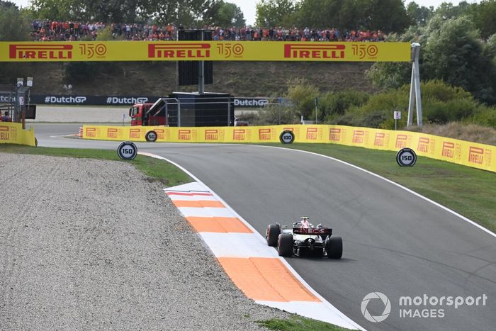 Lewis Hamilton, Mercedes W13