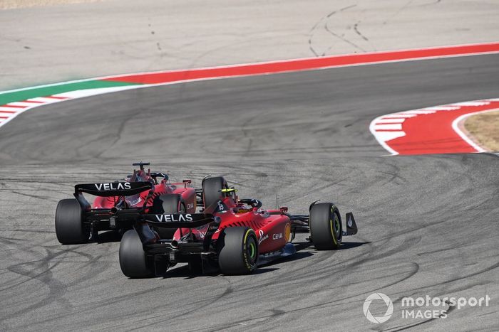 Charles Leclerc, Ferrari F1-75, Carlos Sainz, Ferrari F1-75