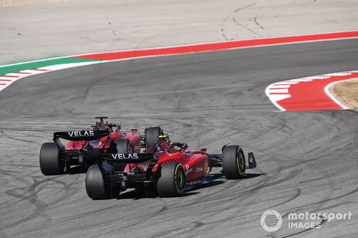 Charles Leclerc, Ferrari F1-75, Carlos Sainz, Ferrari F1-75