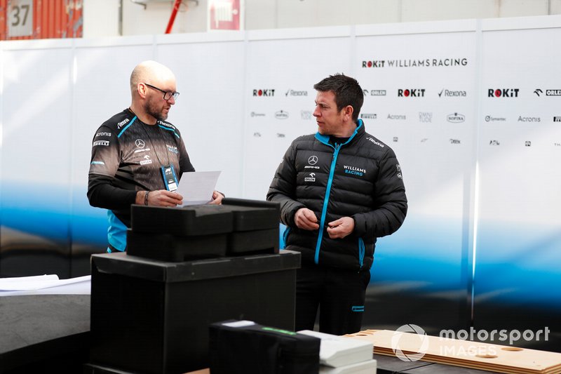 Williams Racing mekanikerleri ve kargosu