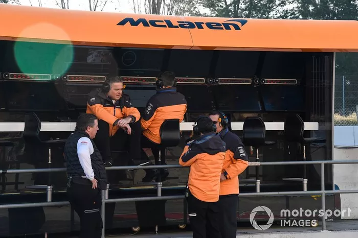 Zak Brown, McLaren y Gil de Ferran