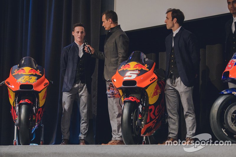 Pol Espargaro, Red Bull KTM Factory Racing, und Johann Zarco, Red Bull KTM Factory Racing, mit Alex Hofmann