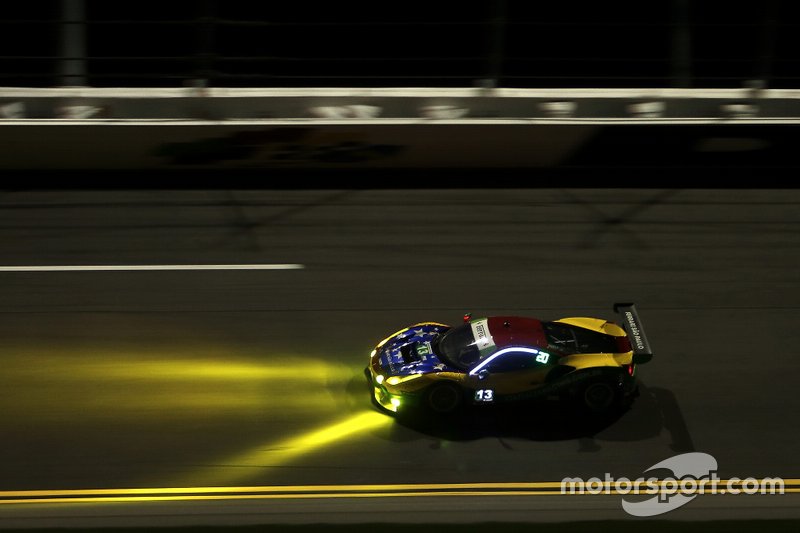 #13 Via Italia Racing Ferrari 488 GT3: Chico Longo, Victor Franzoni, Marcos Gomes, Andrea Bertolini