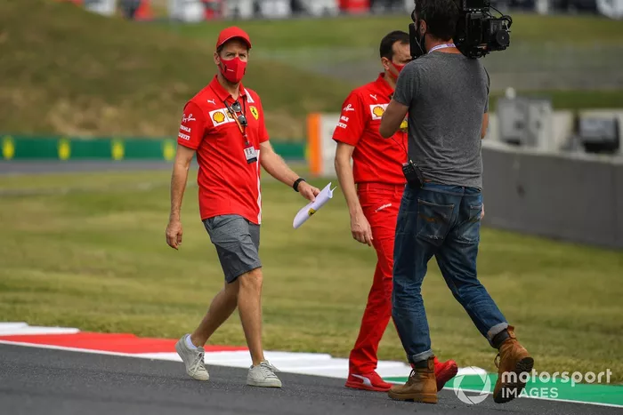 Sebastian Vettel, Ferrari camina por la pista