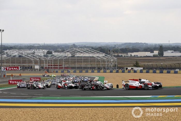 Inicio: #7 Toyota Gazoo Racing Toyota TS050: Mike Conway, Kamui Kobayashi, Jose Maria Lopez