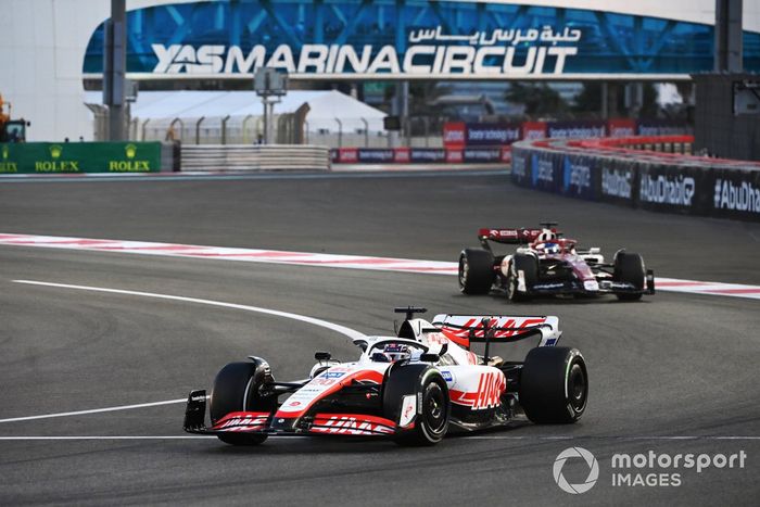 Kevin Magnussen, Haas VF-22, Valtteri Bottas, Alfa Romeo C42