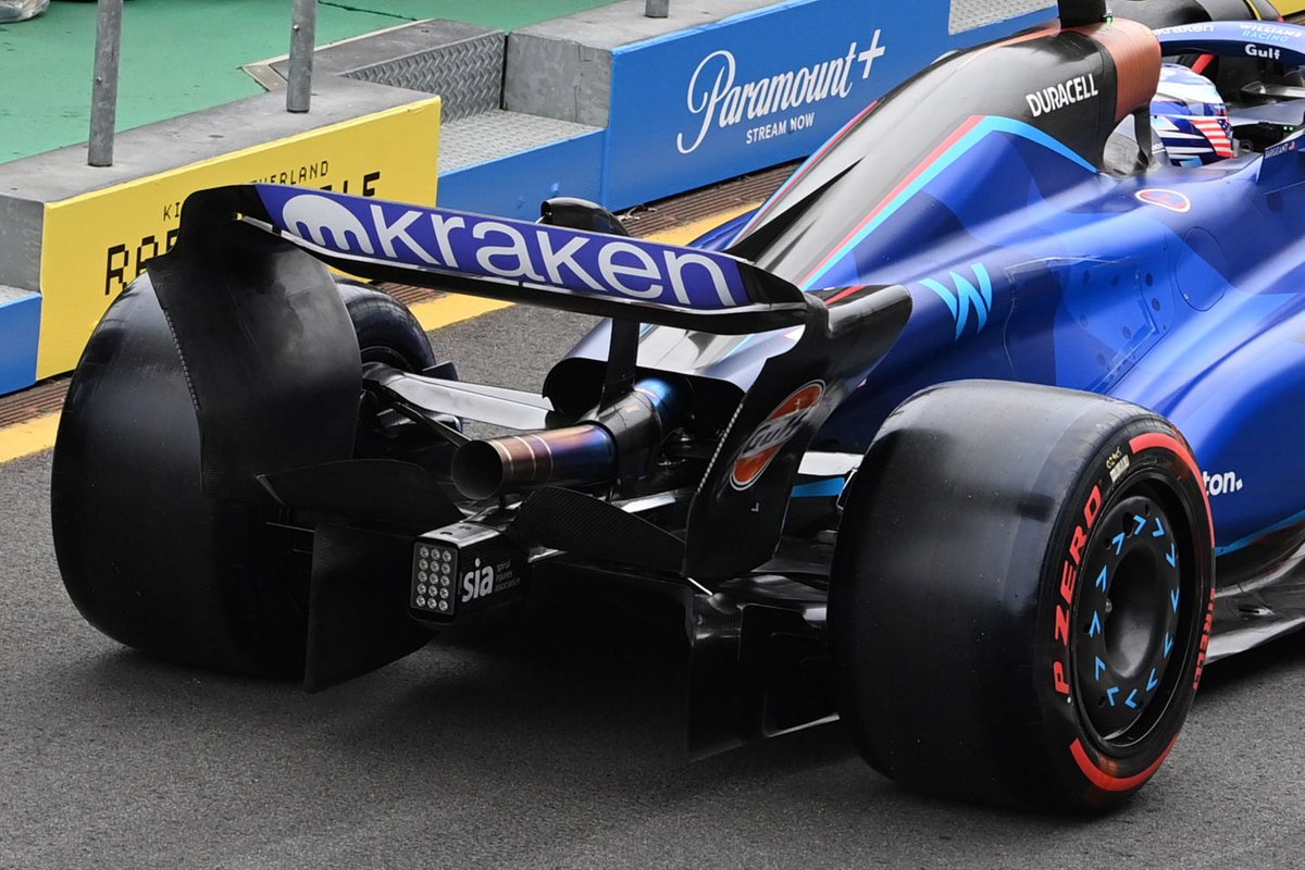 La partie arrière de la Williams FW45 et son beam wing à un seul élément.