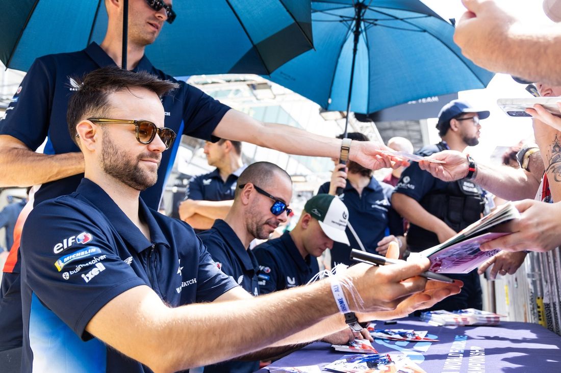  #36 Alpine Endurance Team Alpine A424: Jules Gounoni