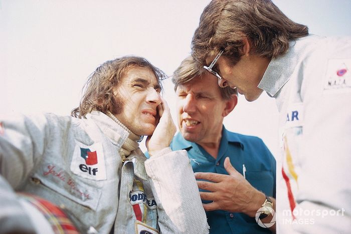 Jackie Stewart, Tyrrell 003 Ford, Francois Cevert, Tyrrell 002 Ford y el jefe del equipo Ken Tyrrell