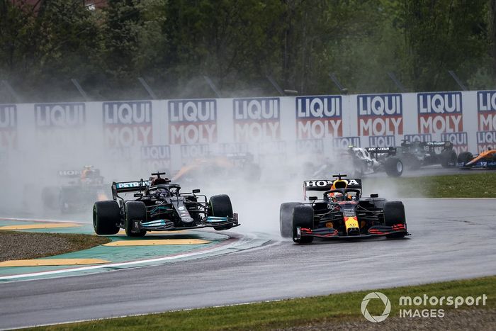 Max Verstappen, Red Bull Racing RB16B, Lewis Hamilton, Mercedes W12