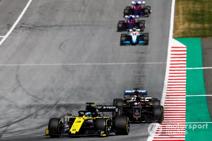 Daniel Ricciardo, Renault F1 Team R.S.19, Romain Grosjean, Haas F1 Team VF-19 e Robert Kubica, Williams FW42