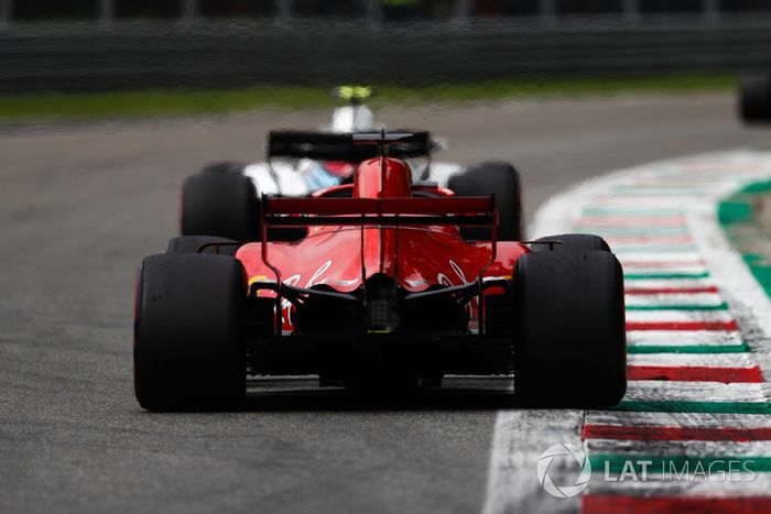 Sergey Sirotkin, Williams FW41,  Sebastian Vettel, Ferrari SF71H